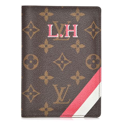 louis vuitton paspoorthouder prijs|Passport Cover My LV Heritage Monogr.